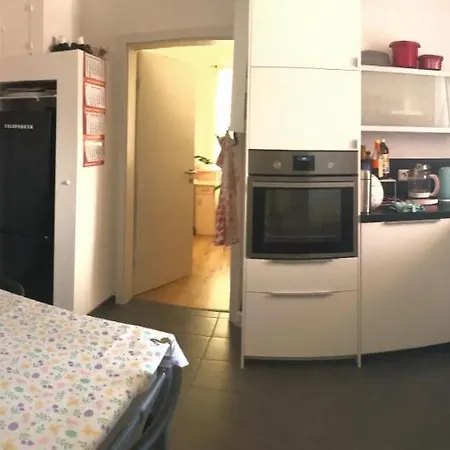 2-room Near & Centre *